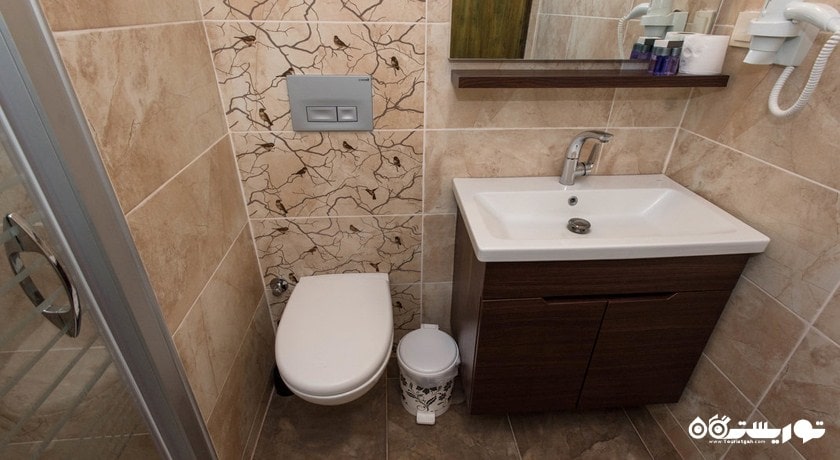 حمام و سرویس بهداشتی اتاق ها